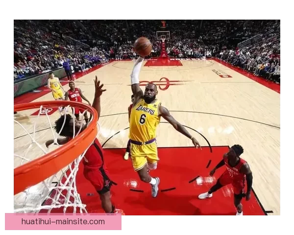 詹姆斯昨日惊人劈扣起跳三点二米入网速度接近五十公里